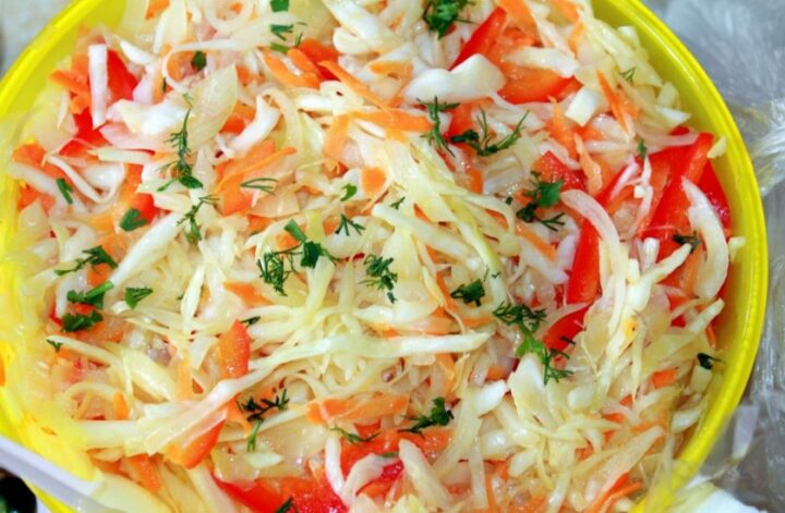 kapusta-marinovanaya-s-pertsem-i-morkovyu