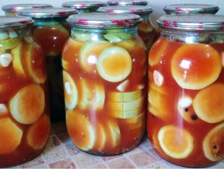 kabachki-s-ketchupom-chili-bez-sterilizatsii