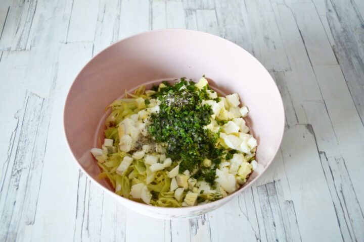 tushenaya-kapusta-s-yaytsom-i-ukropom