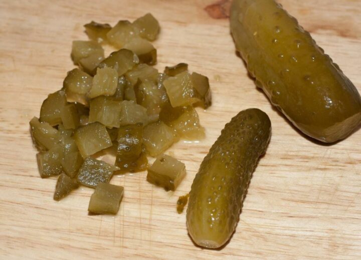 ogurtsy-porezat-kubikom.jpg