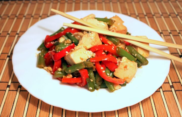 zharenyy-tofu-s-ovoshchami.jpg