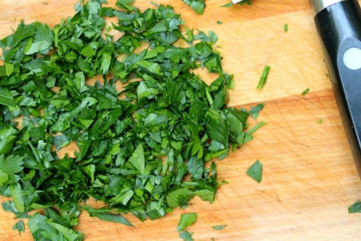 petrushka-dlya-salata.jpg