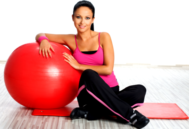 uprazhneniya-na-gimnasticheskom-myache.jpg