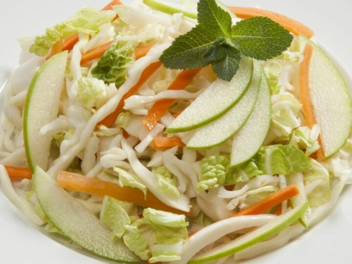 salat-iz-kapusty-s-morkov'yu.jpg