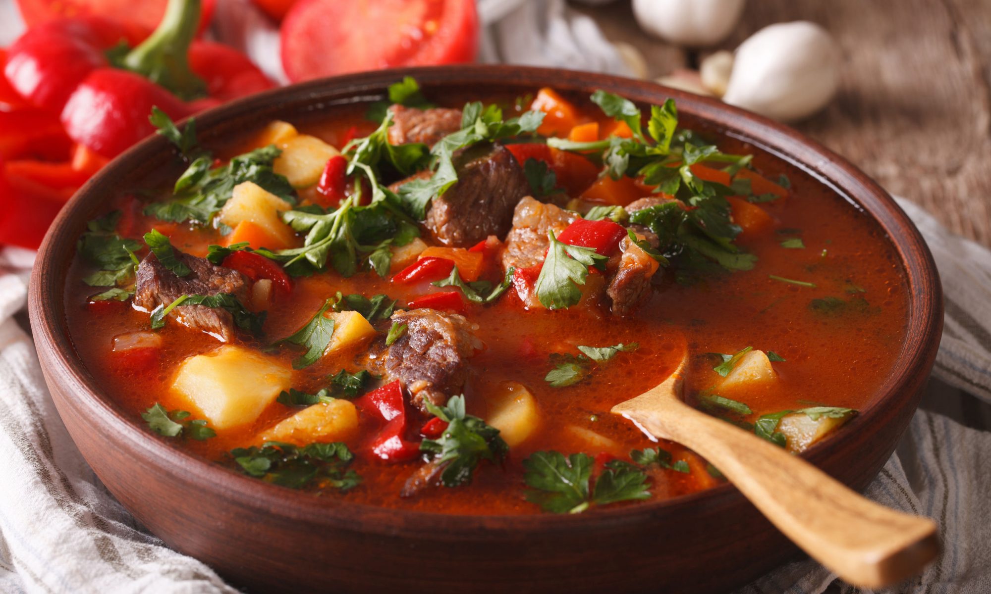 hungarian goulash 2000x1200 1