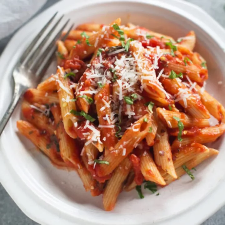 tomatnyj-sous-arabyata.jpg