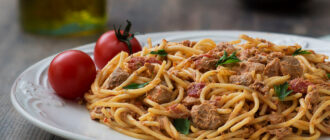 spagetti-s-tuntsom.jpg