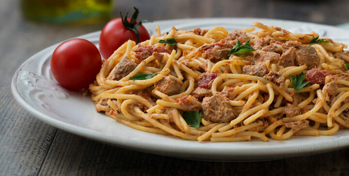 spagetti-s-tuntsom.jpg