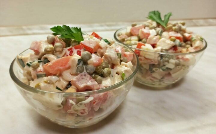 salat-s-kurinymi-serdechkami.jpg