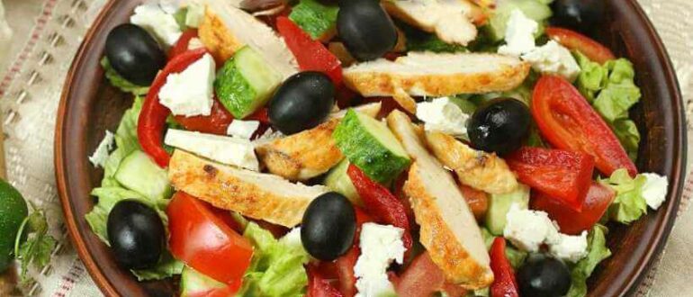 grecheskij-salat-s-kuritsej.jpg