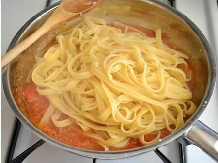 pasta s krevetkami i tomatami 165955 11 e1712316227370