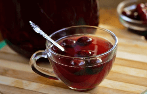 kompot-iz-vishni-na-zimy.jpg